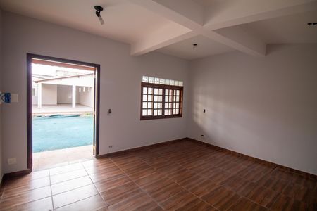 Casa para alugar com 120m², 2 quartos e 2 vagas Casa para alugar com 120m², 2 quartos e 2 vagasSala de Jogos / Brinquedoteca