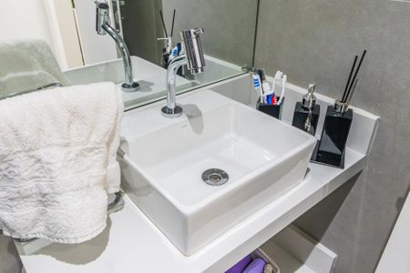 Apartamento à venda com 57m², 2 quartos e 1 vaga Apartamento à venda com 57m², 2 quartos e 1 vagaBanheiro Social