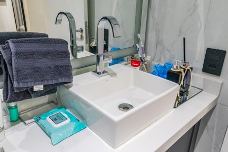 Banheiro da Suíte de apartamento à venda com 2 quartos, 57m² em Vila Sao Luiz (valparaizo), Barueri