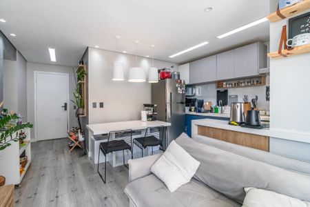 Apartamento à venda com 57m², 2 quartos e 1 vaga Apartamento à venda com 57m², 2 quartos e 1 vagaSala