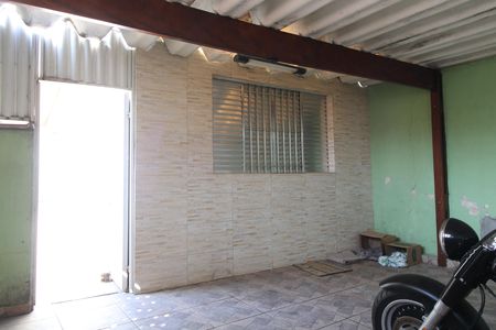 Garagem de casa à venda com 2 quartos, 300m² em Vila Ponte Rasa, São Paulo