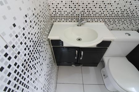 Banheiro / casa 1 de casa à venda com 2 quartos, 300m² em Vila Ponte Rasa, São Paulo
