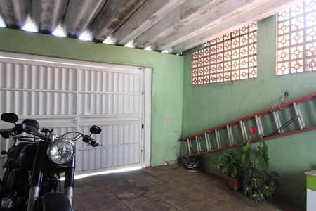 Garagem de casa à venda com 2 quartos, 300m² em Vila Ponte Rasa, São Paulo
