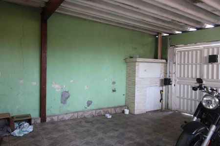 Garagem de casa à venda com 2 quartos, 300m² em Vila Ponte Rasa, São Paulo