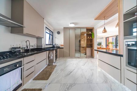 Apartamento à venda com 178m², 4 quartos e 3 vagasCozinha 