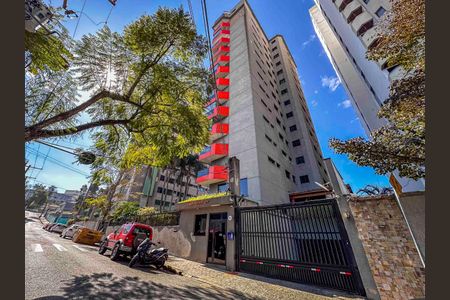 Apartamento à venda com 178m², 4 quartos e 3 vagasFachada e portaria