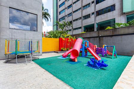 Apartamento à venda com 178m², 4 quartos e 3 vagasÁrea comum - Playground