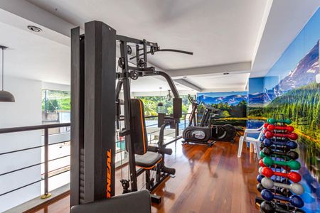 Apartamento à venda com 178m², 4 quartos e 3 vagasÁrea comum - Academia