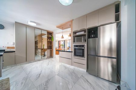 Apartamento à venda com 178m², 4 quartos e 3 vagasCozinha 