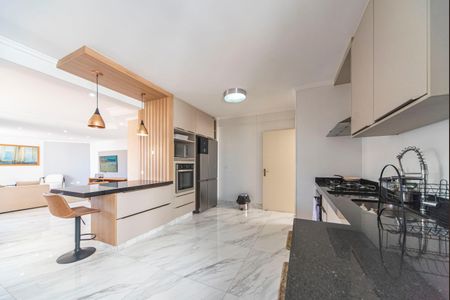 Apartamento à venda com 178m², 4 quartos e 3 vagasCozinha 