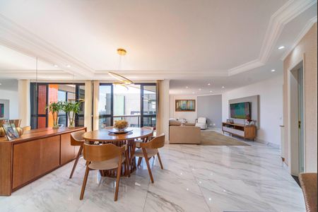 Apartamento à venda com 178m², 4 quartos e 3 vagasSala