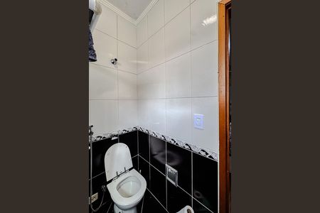 Banheiro da Suíte 2 de casa para alugar com 3 quartos, 80m² em Vila Invernada, São Paulo