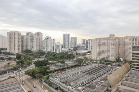 Apartamento para alugar com 34m², 2 quartos e sem vaga Apartamento para alugar com 34m², 2 quartos e sem vagaVista da Sala e Sacada