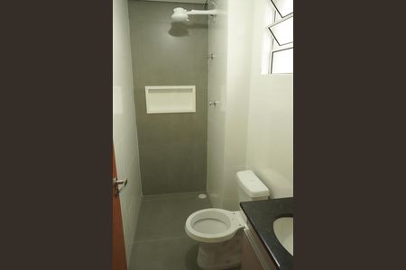 Banheiro de kitnet/studio para alugar com 1 quarto, 25m² em Vila Carrão, São Paulo