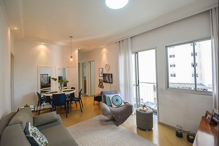 Apartamento à venda com 70m², 3 quartos e 1 vaga Apartamento à venda com 70m², 3 quartos e 1 vagaSala