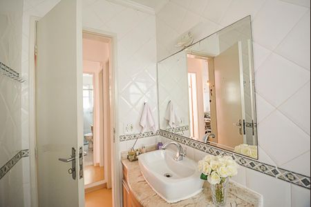 Apartamento à venda com 70m², 3 quartos e 1 vaga Apartamento à venda com 70m², 3 quartos e 1 vagaBanheiro