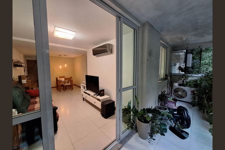 Apartamento para alugar com 84m², 2 quartos e 1 vagaVaranda