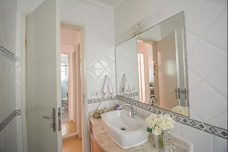 Apartamento à venda com 70m², 3 quartos e 1 vaga Apartamento à venda com 70m², 3 quartos e 1 vagaBanheiro