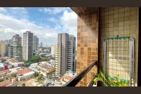 Apartamento à venda com 43m², 1 quarto e 1 vaga Apartamento à venda com 43m², 1 quarto e 1 vagaVaranda