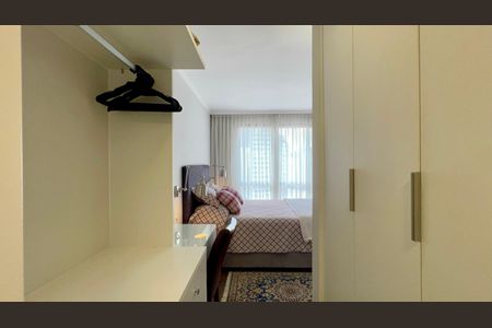 Apartamento à venda com 43m², 1 quarto e 1 vaga Apartamento à venda com 43m², 1 quarto e 1 vagaCloset da suíte
