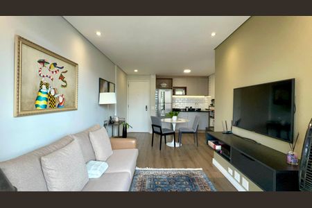 Sala de TV de apartamento à venda com 1 quarto, 43m² em Pinheiros, São Paulo