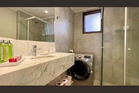 Apartamento à venda com 43m², 1 quarto e 1 vaga Apartamento à venda com 43m², 1 quarto e 1 vagaBanheiro da Suíte