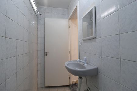 Casa de condomínio para alugar com 70m², 1 quarto e sem vagaBanheiro