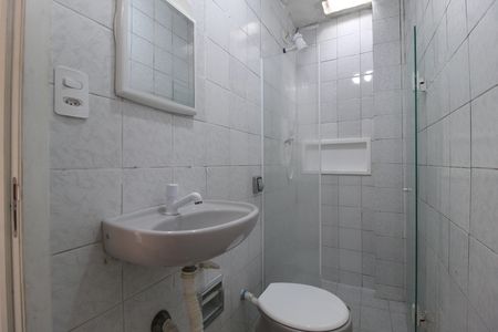 Banheiro de casa de condomínio para alugar com 1 quarto, 70m² em Vila Nova Conceição, São Paulo