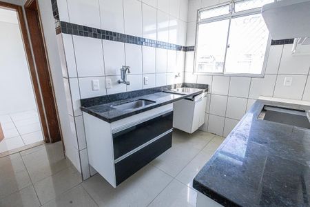 cozinha de apartamento à venda com 3 quartos, 68m² em Parque São Pedro, Belo Horizonte