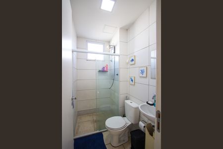 Banheiro de apartamento para alugar com 2 quartos, 50m² em Vista Alegre, São Gonçalo