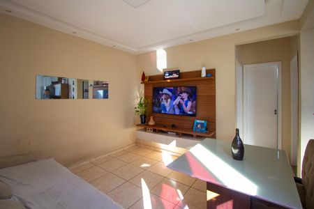 Sala de apartamento para alugar com 2 quartos, 50m² em Vista Alegre, São Gonçalo