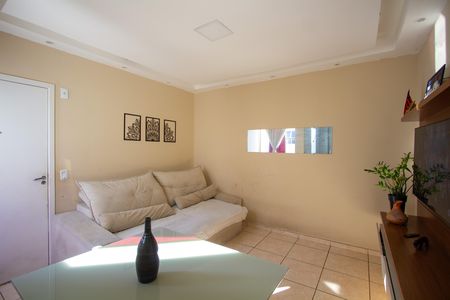 Sala de apartamento para alugar com 2 quartos, 50m² em Vista Alegre, São Gonçalo