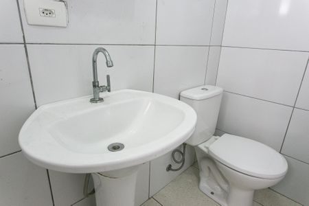Banheiro de kitnet/studio para alugar com 1 quarto, 21m² em Mooca, São Paulo