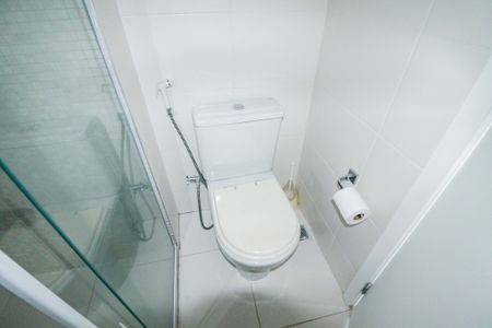 Apartamento à venda com 95m², 2 quartos e 2 vagas Apartamento à venda com 95m², 2 quartos e 2 vagasBanheiro da Suíte 2