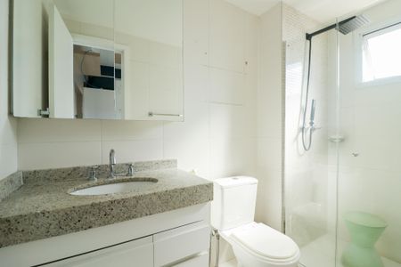 Apartamento à venda com 95m², 2 quartos e 2 vagas Apartamento à venda com 95m², 2 quartos e 2 vagasBanheiro da Suíte 1