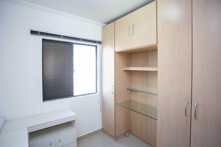 Apartamento à venda com 64m², 3 quartos e 1 vagaQuarto 2