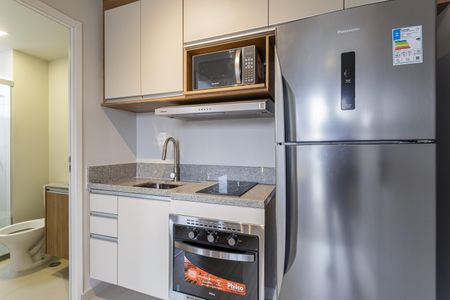 Cozinha de apartamento para alugar com 1 quarto, 27m² em Moema, São Paulo