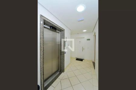 Apartamento para alugar com 77m², 2 quartos e 1 vaga Apartamento para alugar com 77m², 2 quartos e 1 vagaHall de entrada
