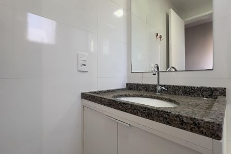 Apartamento para alugar com 77m², 2 quartos e 1 vaga Apartamento para alugar com 77m², 2 quartos e 1 vagaBanheiro da Suíte