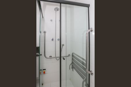 Banheiro de kitnet/studio para alugar com 1 quarto, 30m² em Pompeia, São Paulo