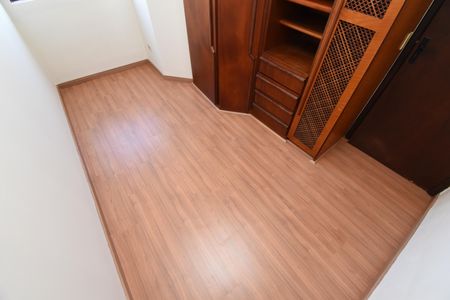 Apartamento à venda com 74m², 2 quartos e 1 vagaQuarto 2
