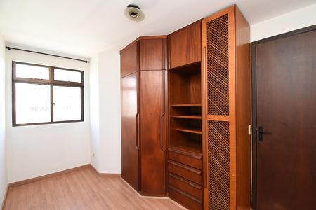 Apartamento à venda com 74m², 2 quartos e 1 vagaQuarto 2