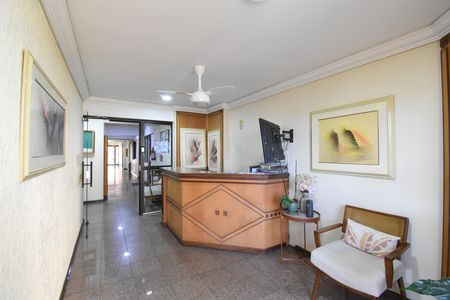 Apartamento à venda com 74m², 2 quartos e 1 vagaHall de entrada