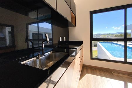 Cozinha de casa de condomínio à venda com 3 quartos, 330m² em Gran Royalle Casa Branca, Brumadinho