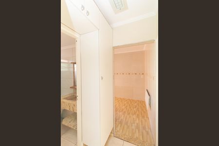 Apartamento para alugar com 48m², 2 quartos e 1 vaga Apartamento para alugar com 48m², 2 quartos e 1 vagaCozinha e Área de Serviço