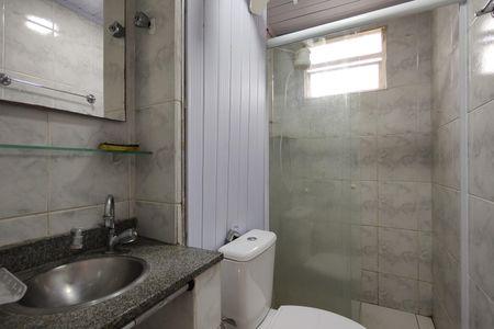 Banheiro de apartamento para alugar com 2 quartos, 54m² em Jacarepaguá, Rio de Janeiro