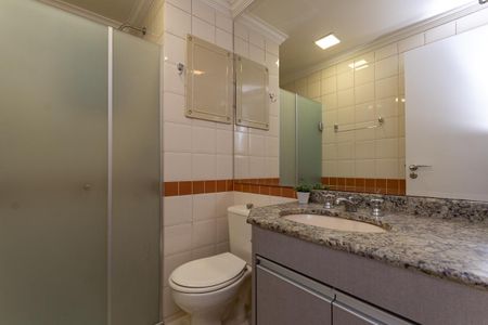 Banheiro Social de apartamento para alugar com 2 quartos, 67m² em Lapa, São Paulo