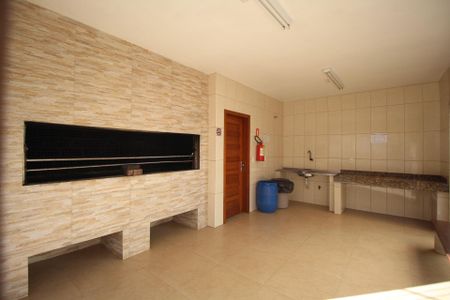 Apartamento à venda com 80m², 3 quartos e sem vagaÁrea comum - Salão de festas