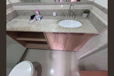 Apartamento à venda com 144m², 4 quartos e 2 vagas Apartamento à venda com 144m², 4 quartos e 2 vagasBanheiro