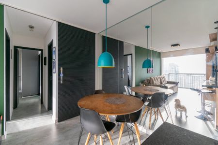 Sala  de apartamento à venda com 2 quartos, 64m² em Campo Belo, São Paulo